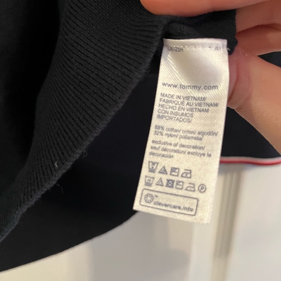 NWT: Tommy Hilfiger navy “boat neck” long sleeve size medium - Picture 3 of 4